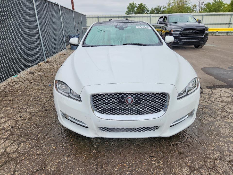 2019 Jaguar Xj VIN SAJWJ2GD8K8W19785 COPART salvage auction — MECHANICAL, Mi - Dealer Only Clean Title, sold $0 on 2026-09-30 (photo 5)