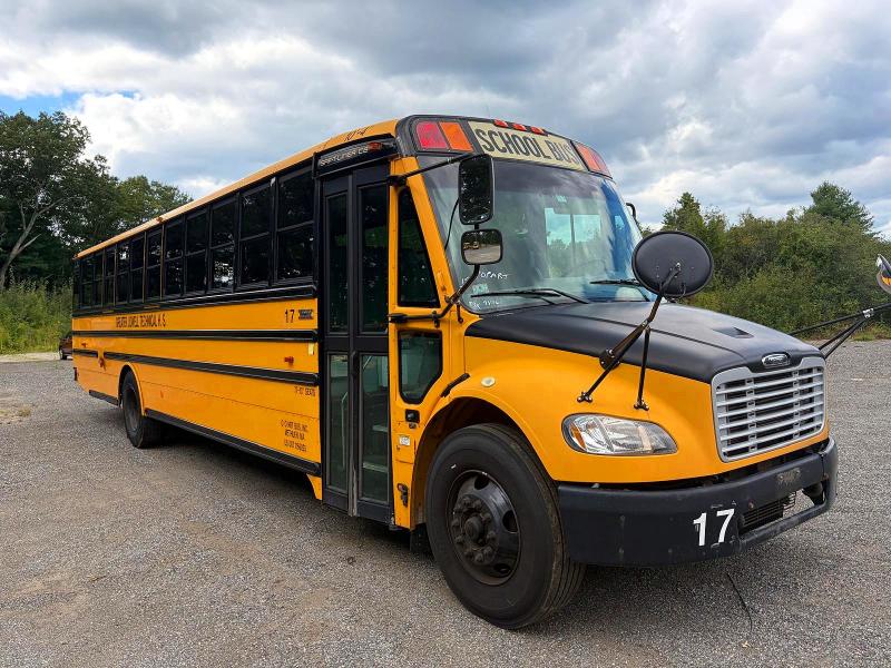 2015 Freightliner Chassis VIN 4UZABRDU7FCFW9496 COPART salvage auction — NORMAL WEAR, MA - CERTIFICATE OF TITLE (P), sold $100 on 2026-09-18 (photo 1)