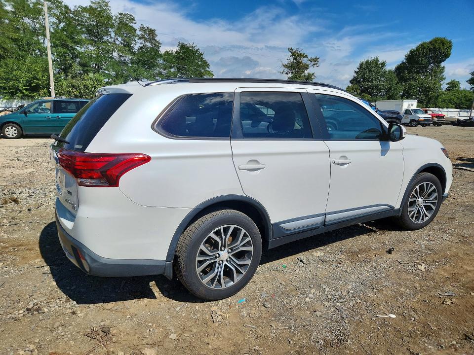 2016 Mitsubishi Outlander VIN JA4AZ3A36GZ008317 COPART salvage auction — NORMAL WEAR, Nj - Certificate Of Title, sold $3,000 on 2026-09-21 (photo 3)