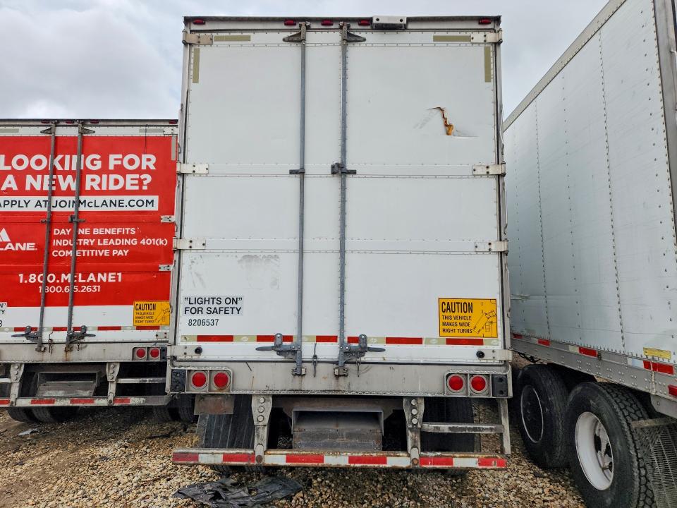 2016 Utility tr VIN 1UYVS248XGU427427 COPART salvage auction — REAR END, IL - CERTIFICATE OF TITLE (P), sold $2,200 on 2026-09-22 (photo 6)