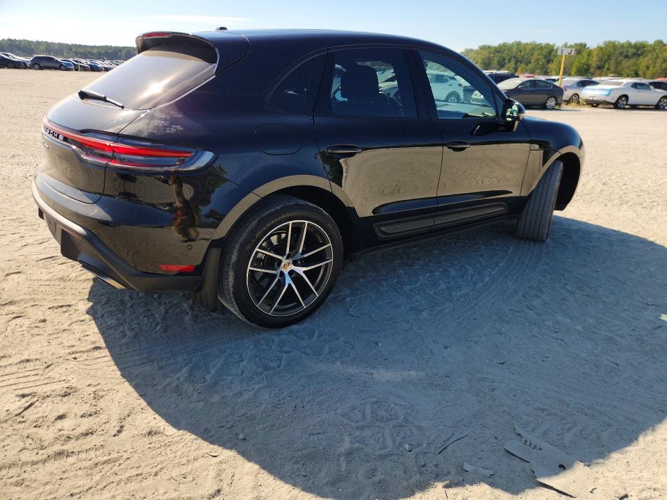 2024 Porsche Macan VIN WP1AA2A52RLB02370 COPART salvage auction — NORMAL WEAR, SC - CERT OF TITLE-SALVAGE REBUILT, sold $16,400 on 2026-10-05 (photo 3)