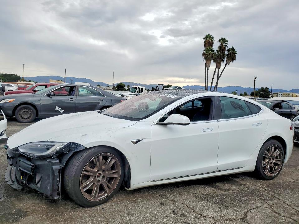 2021 Tesla Model s VIN 5YJSA1E2XMF423715 — COPART salvage auction photo