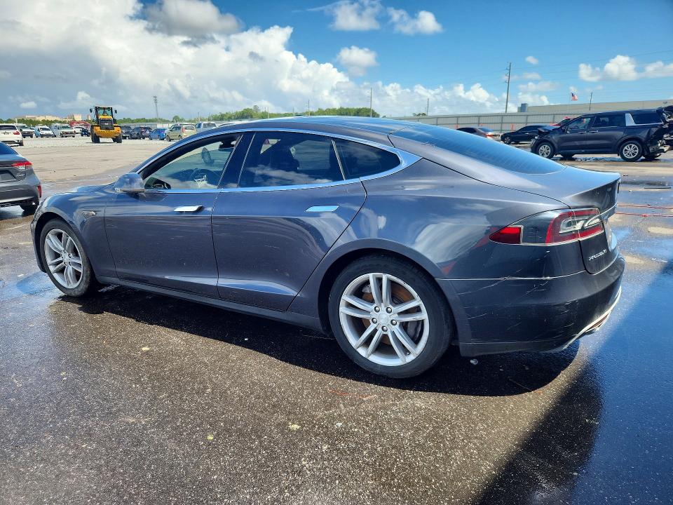 2015 Tesla Model S VIN 5YJSA1H19FF082832 COPART salvage auction — MECHANICAL, Fl - Certificate Of Title, sold $3,300 on 2026-09-18 (photo 2)