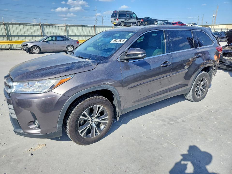 2019 Toyota Highlander VIN 5TDZZRFH4KS324258 — COPART salvage auction photo