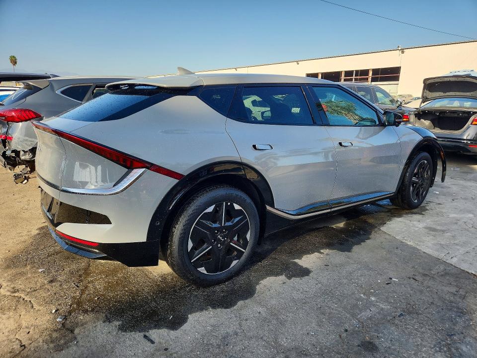 2025 Kia Ev6 VIN 5XYC34JA2SG012893 COPART salvage auction — FRONT END, CA - CERTIFICATE OF TITLE, sold $13,000 on 2026-10-13 (photo 3)