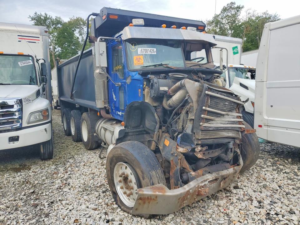 2007 Mack Granite VIN 1M2AG10C37M052897 COPART salvage auction — ROLLOVER, ME - CERT OF TITLE-REBUILT VEHICLE, sold $4,500 on 2026-09-29 (photo 4)
