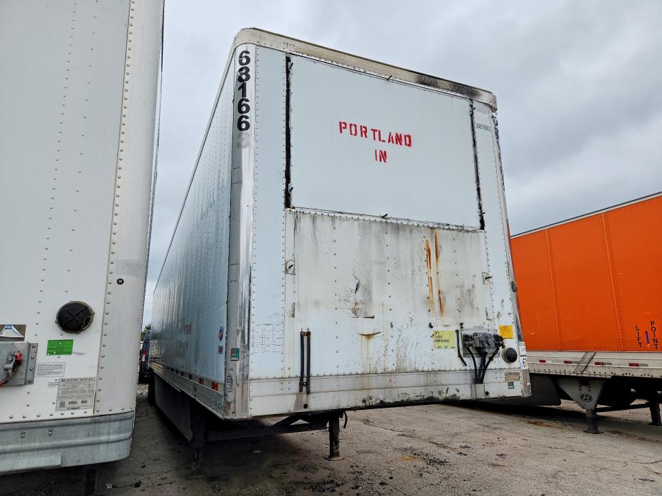 2014 Utility trailer mfg VIN 1UYVS2530EM962136 COPART salvage auction — NORMAL WEAR, OK - CERTIFICATE OF TITLE (P), sold $2,000 on 2026-10-06 (photo 4)