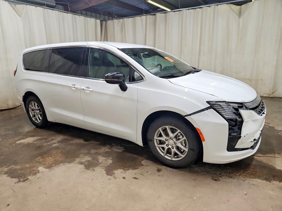 2027 Chrysler Pacifica VIN 2C4RC1BG9VR579453 COPART salvage auction — FRONT END, LA - CERTIFICATE OF TITLE, sold $12,100 on 2026-09-14 (photo 4)