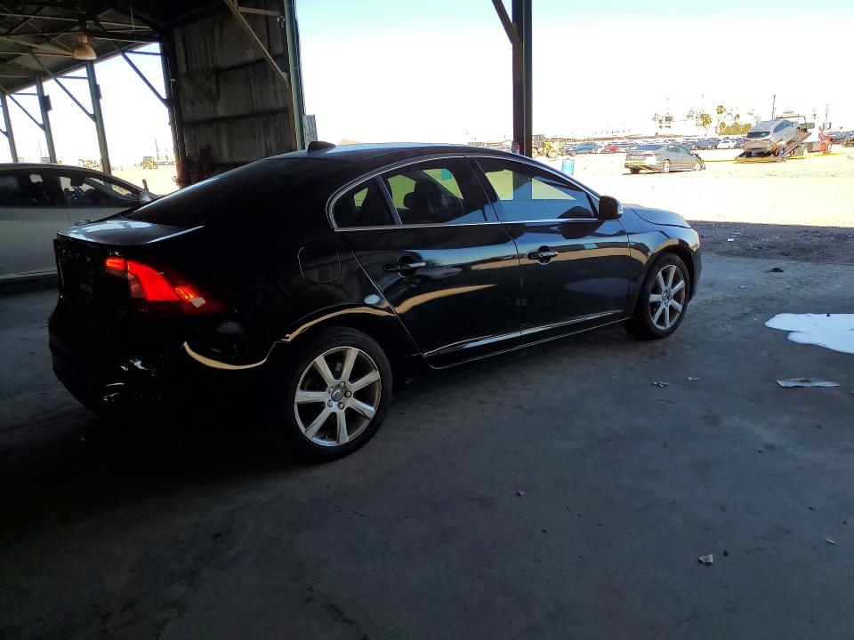 2016 Volvo S60 VIN YV126MFK6G2390621 COPART salvage auction — REAR END, Az - Cert Of Title - Salvage, sold $0 on 2026-10-01 (photo 3)