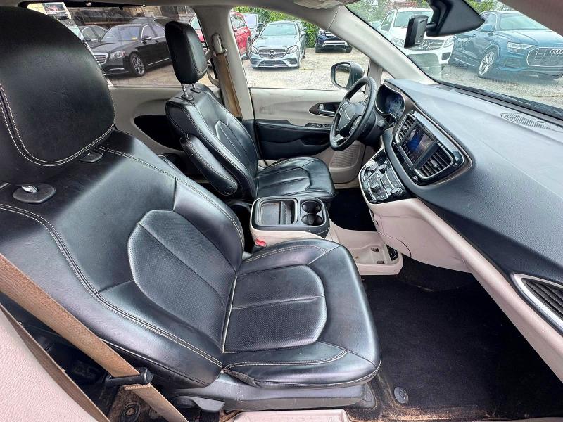 2020 Chrysler Voyager VIN 2C4RC1DG4LR164552 COPART salvage auction — NORMAL WEAR, TN - CERTIFICATE OF TITLE (P), sold $6,500 on 2026-10-07 (photo 5)