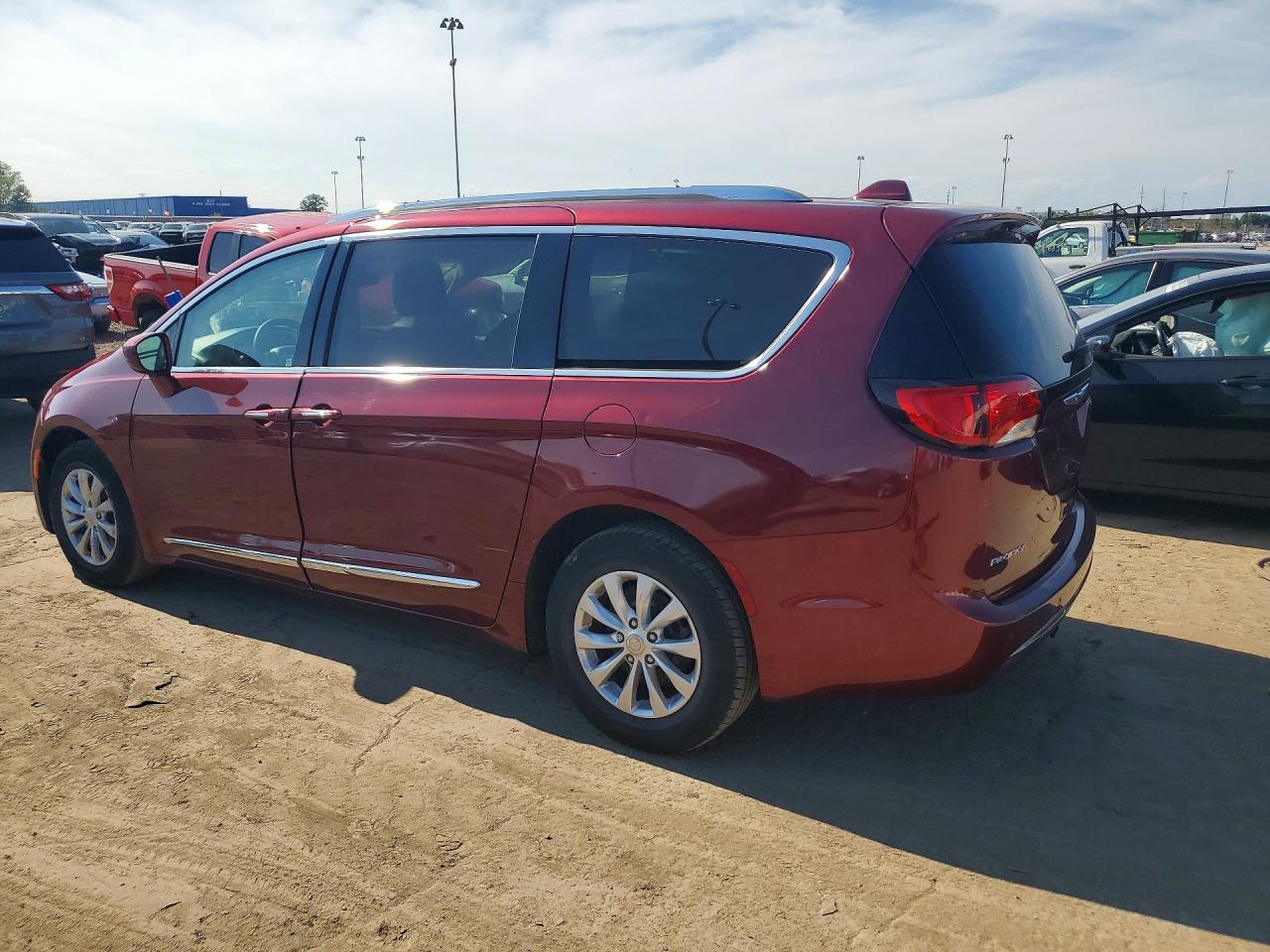2018 Chrysler Pacifica VIN 2C4RC1BG1JR158076 COPART salvage auction — Rear End, Ct - Clean Title, sold $1,800 on 2026-09-25 (photo 2)