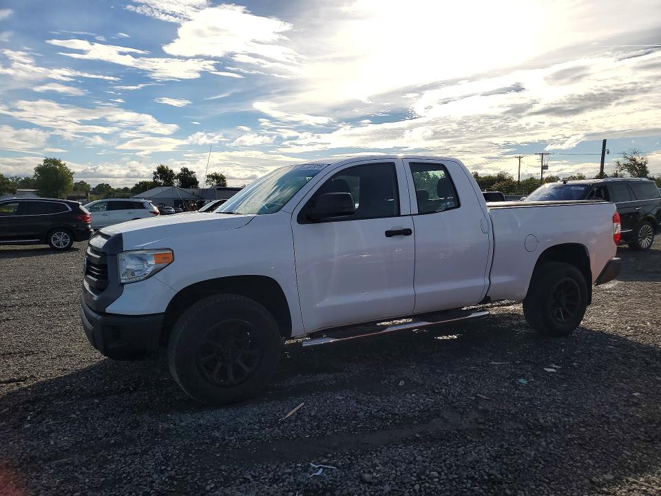 2016 Toyota Tundra VIN 5TFUM5F1XGX064793 — COPART salvage auction photo
