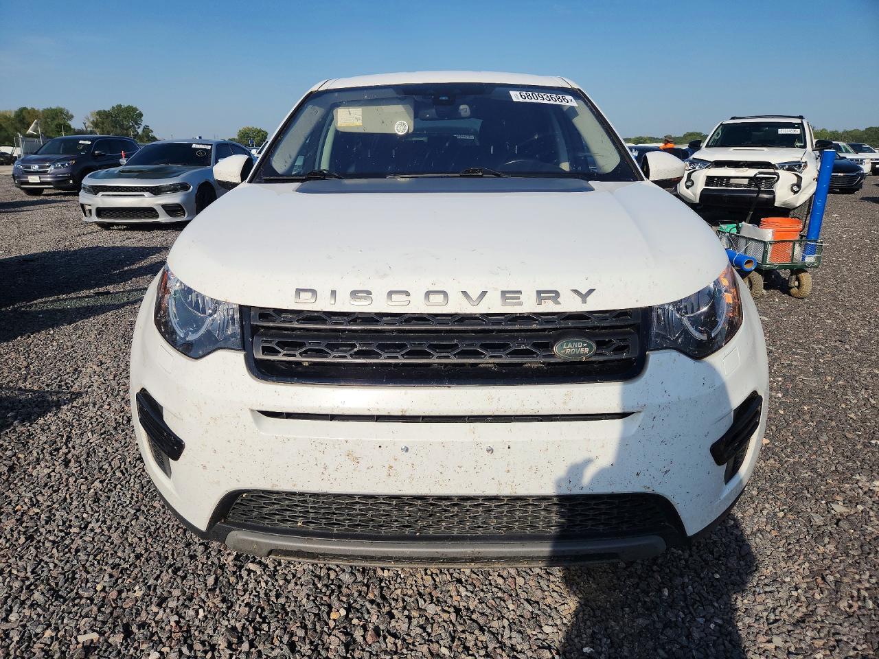 2018 Land Rover Discovery VIN SALCP2RX0JH746979 COPART salvage auction — Minor Dent/Scratches, Cz - Clean Title, sold $4,000 on 2026-09-17 (photo 5)