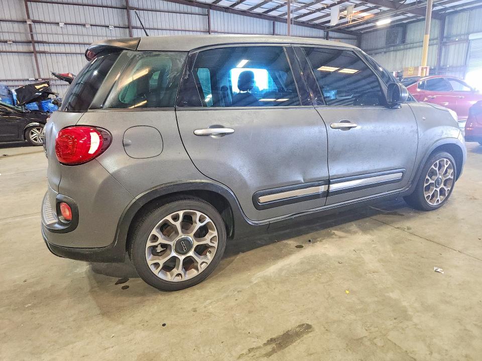 2014 Fiat 500l VIN ZFBCFADH5EZ017657 COPART salvage auction — MINOR DENT/SCRATCHES, Fl - Certificate Of Title, sold $900 on 2026-09-18 (photo 3)