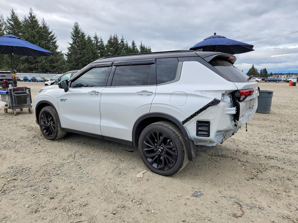 2025 Mitsubishi Outlander VIN JA4T5WA98SZ048658 COPART salvage auction — REAR END, WA, sold $21,000 on 2026-10-16 (photo 2)
