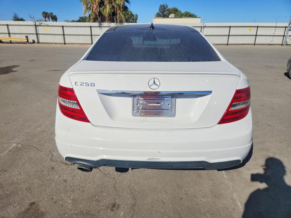 2013 Mercedes-benz C class VIN WDDGJ4HB0DG085076 COPART salvage auction — NORMAL WEAR, Ca - Dis/Dlr/Exp Only Clean Title, sold $675 on 2026-10-03 (photo 6)