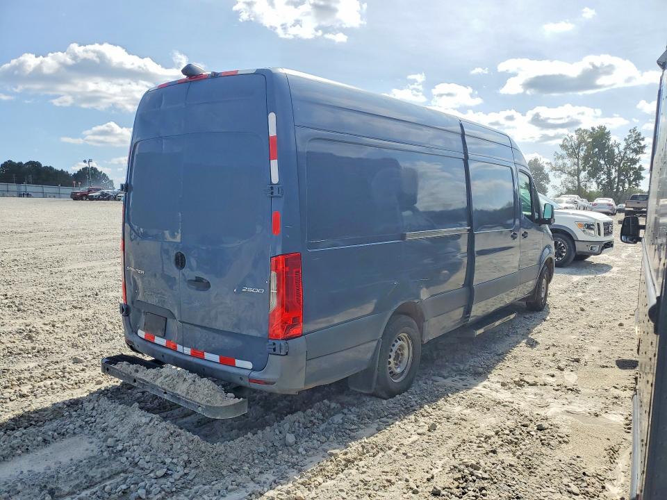 2019 Mercedes-benz Sprinter VIN WD4PF1CD3KT007372 COPART salvage auction — VANDALISM, Ga - Certificate Of Title, sold $7,400 on 2026-10-08 (photo 3)