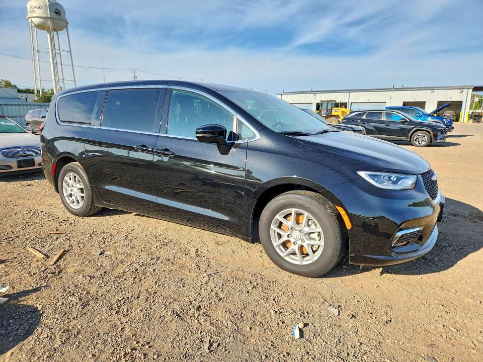 2026 Chrysler Pacifica VIN 2C4RC1BG1TR212513 COPART salvage auction — MINOR DENT/SCRATCHES, Il - Salvage Certificate (P), sold $9,100 on 2026-09-16 (photo 4)