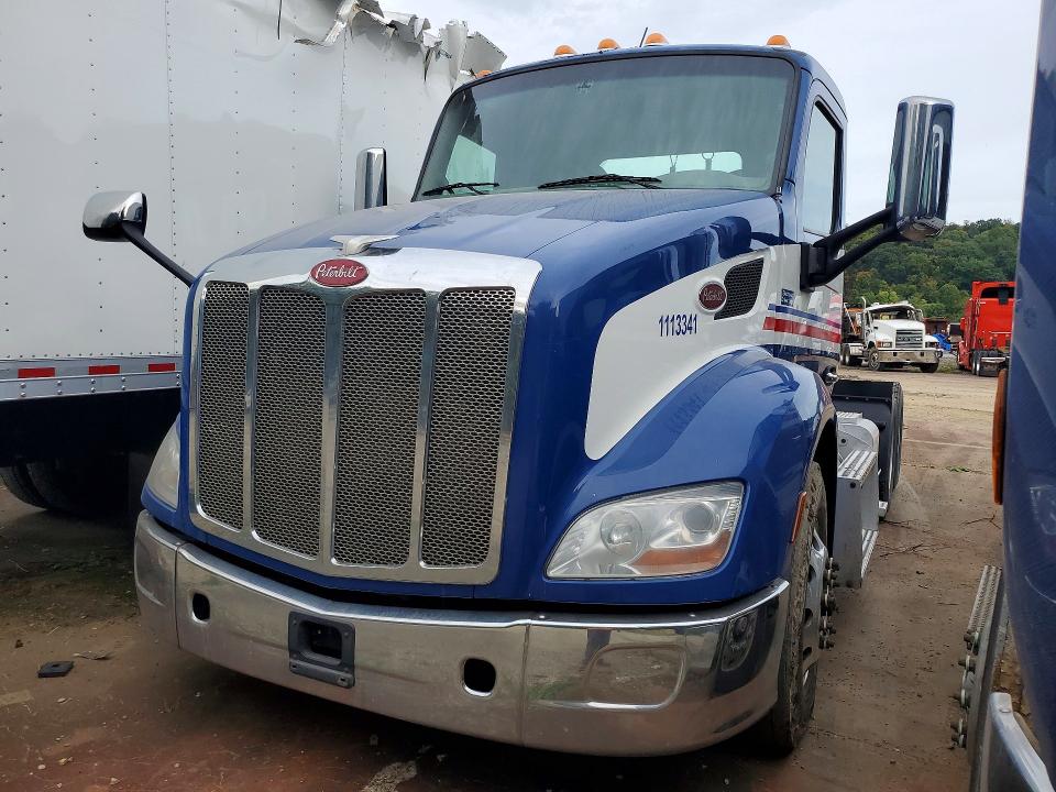2017 Peterbilt 579 VIN 1XPBDP9X2HD432145 — COPART salvage auction photo