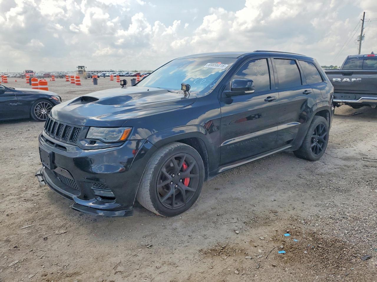 2017 Jeep Grand Cherokee VIN 1C4RJFDJ1HC853835 — COPART salvage auction photo
