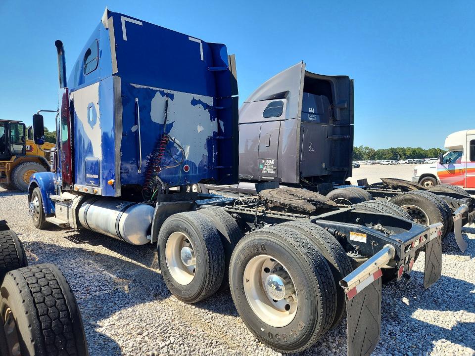 2020 Freightliner 122sd VIN 3AKJGNDR1LDLW8889 COPART salvage auction — NORMAL WEAR, AL - CERTIFICATE OF TITLE, sold $12,300 on 2026-10-06 (photo 2)