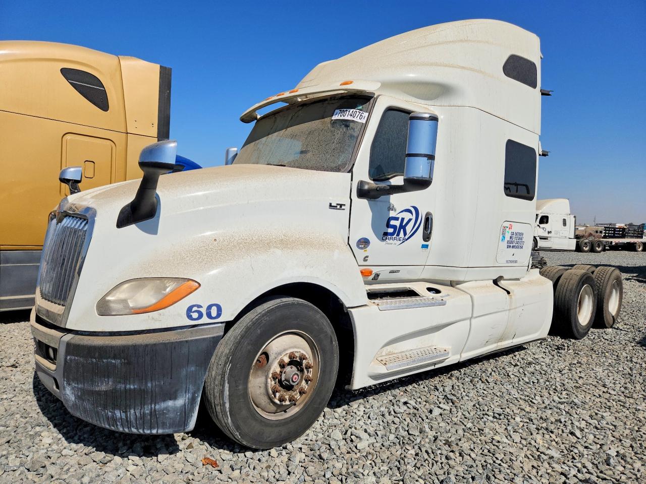 2022 International LT VIN 3HSDZAPR7NN566194 — COPART salvage auction photo