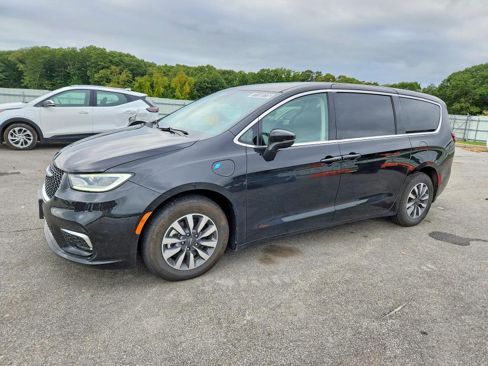 2023 Chrysler Pacifica VIN 2C4RC1L72PR631331 — COPART salvage auction photo