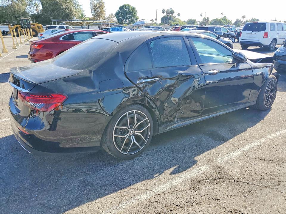 2021 Mercedes-benz E-klasse VIN W1KZF8DB7MA983281 COPART salvage auction — FRONT END, Salvage Title, sold $7,800 on 2026-10-09 (photo 3)