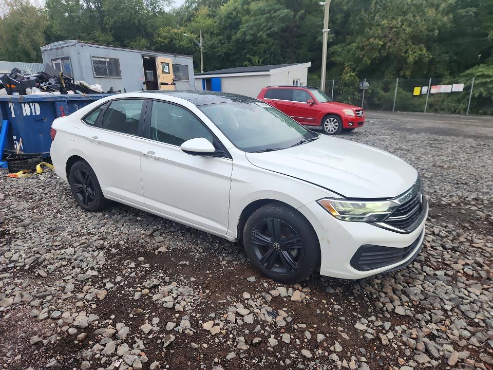 2024 Volkswagen Jetta VIN 3VW7M7BU9RM012490 COPART salvage auction — MECHANICAL, Nj - Certificate Of Title, sold $7,900 on 2026-10-05 (photo 4)