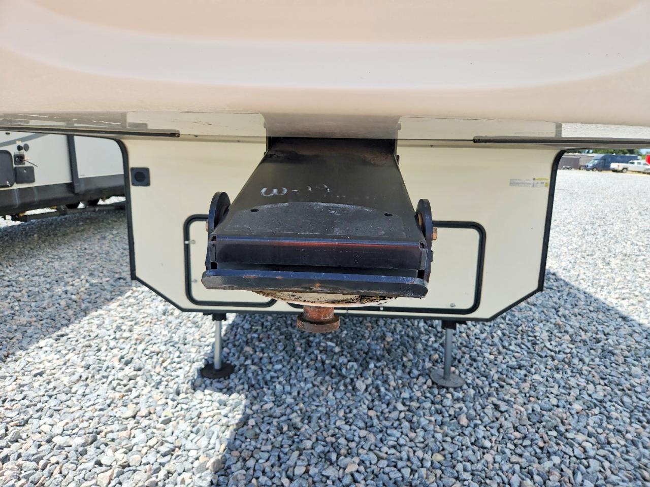 2017 Kz-rv Durango VIN 4EZFV3831H6055253 COPART salvage auction — Side, FL - CERT OF TITLE-REBUILT, sold $15 on 2026-10-16 (photo 7)