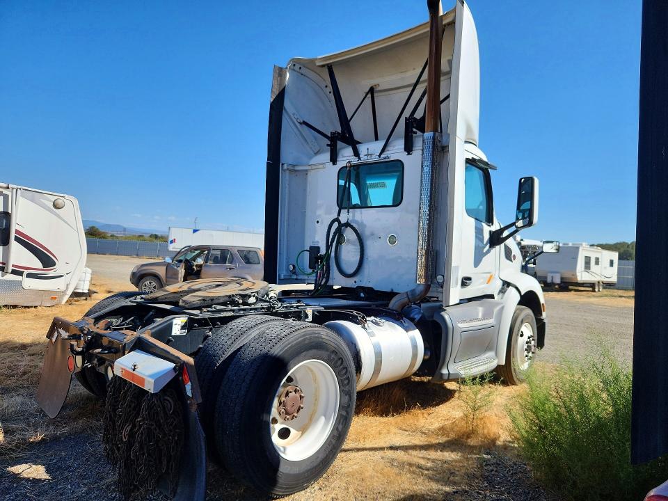 2016 Peterbilt 579 VIN 1XPBA48X5GD299422 COPART salvage auction — MECHANICAL, IN - DIS/DLR/EXP ONLY CLEAN TITLE, sold $6,200 on 2026-10-06 (photo 3)