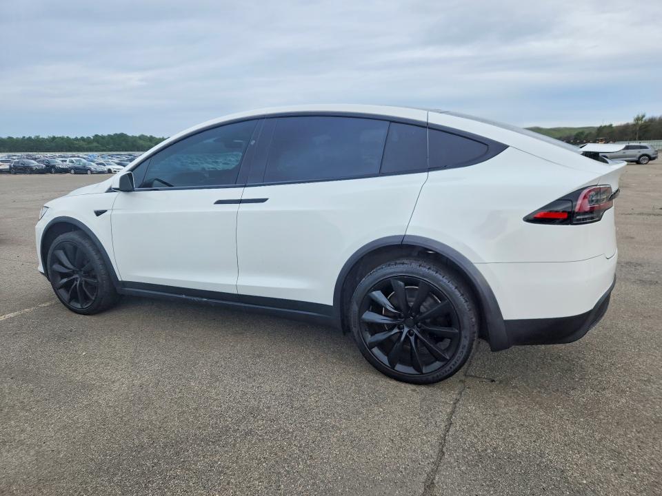 2023 Tesla Model x VIN 7SAXCDE55PF371154 COPART salvage auction — MINOR DENT/SCRATCHES, SD - CERT OF TITLE-SALVAGE, sold $10,700 on 2026-10-01 (photo 2)