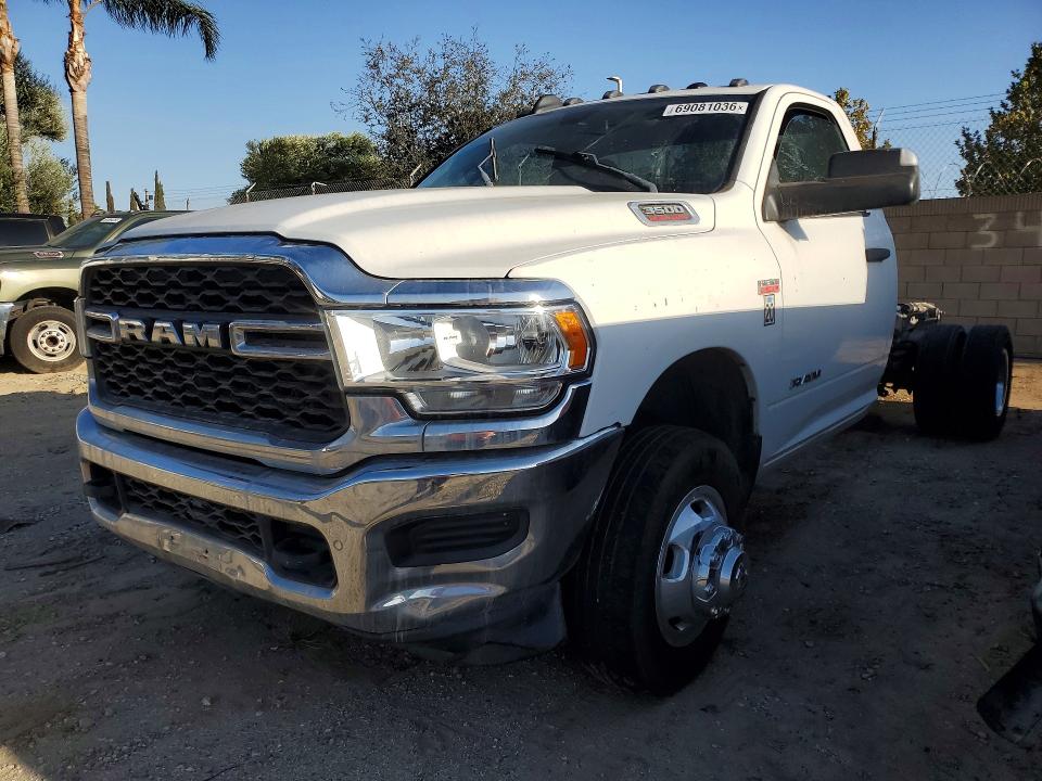2019 Ram 3500 VIN 3C7WRSBJ1KG538421 — COPART salvage auction photo