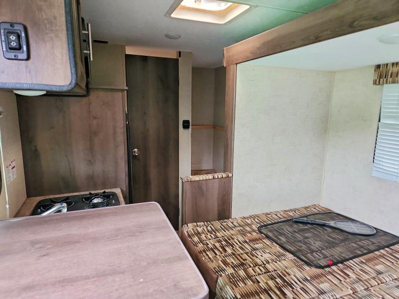 2018 Kz Trailers VIN 4EZTK1914J4035237 COPART salvage auction — MINOR DENT/SCRATCHES, CO - DIS/DLR/EXP ONLY CLEAN TITLE, sold $2,400 on 2026-10-06 (photo 6)