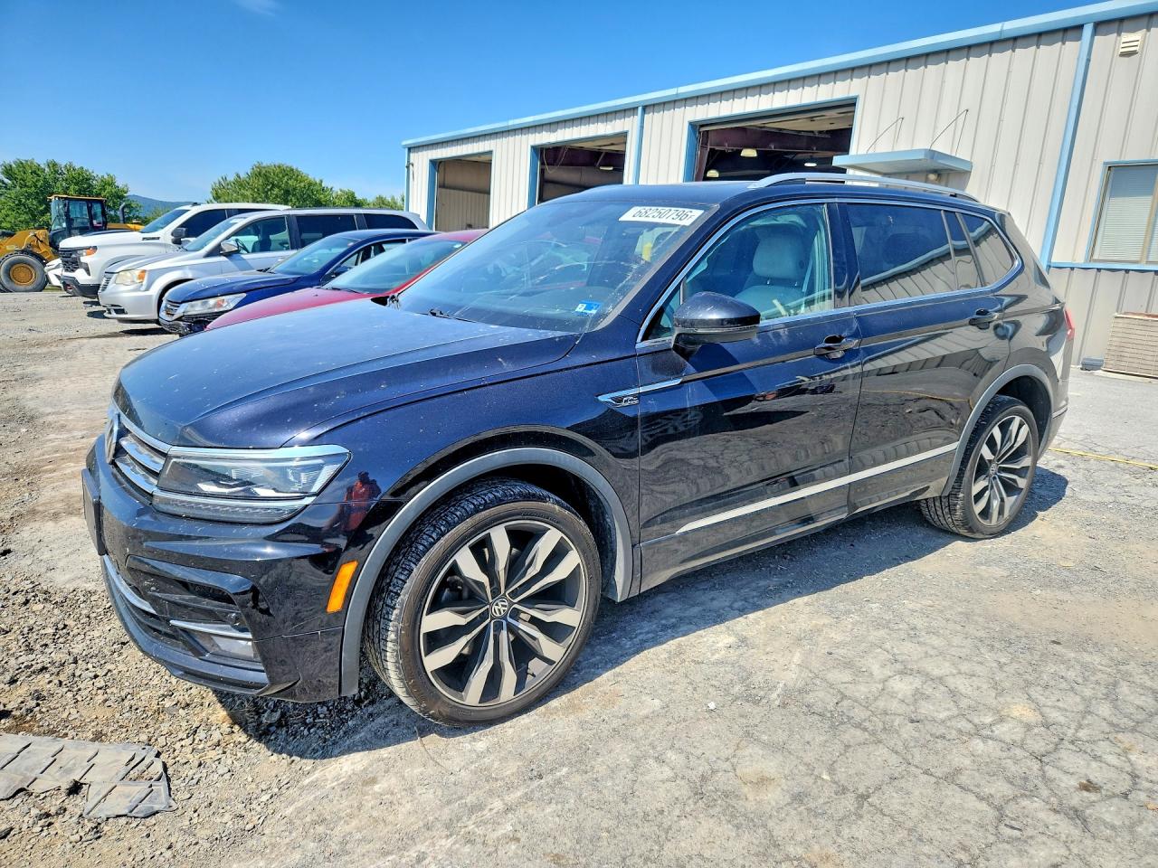 2018 Volkswagen Tiguan VIN 3VV4B7AX1JM194165 — COPART salvage auction photo