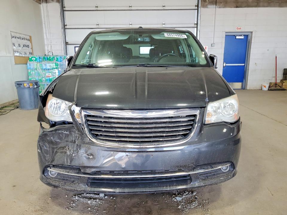 2011 Chrysler Town & country VIN 2A4RR8DG7BR759265 COPART salvage auction — REAR END, MN - CERT OF TITLE-PRIOR SALVAGE, sold $525 on 2026-10-03 (photo 5)