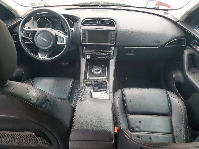2018 Jaguar F-pace VIN SADCK2FX8JA272903 COPART salvage auction — MINOR DENT/SCRATCHES, WV - CERTIFICATE OF TITLE, sold $7,900 on 2026-09-18 (photo 8)