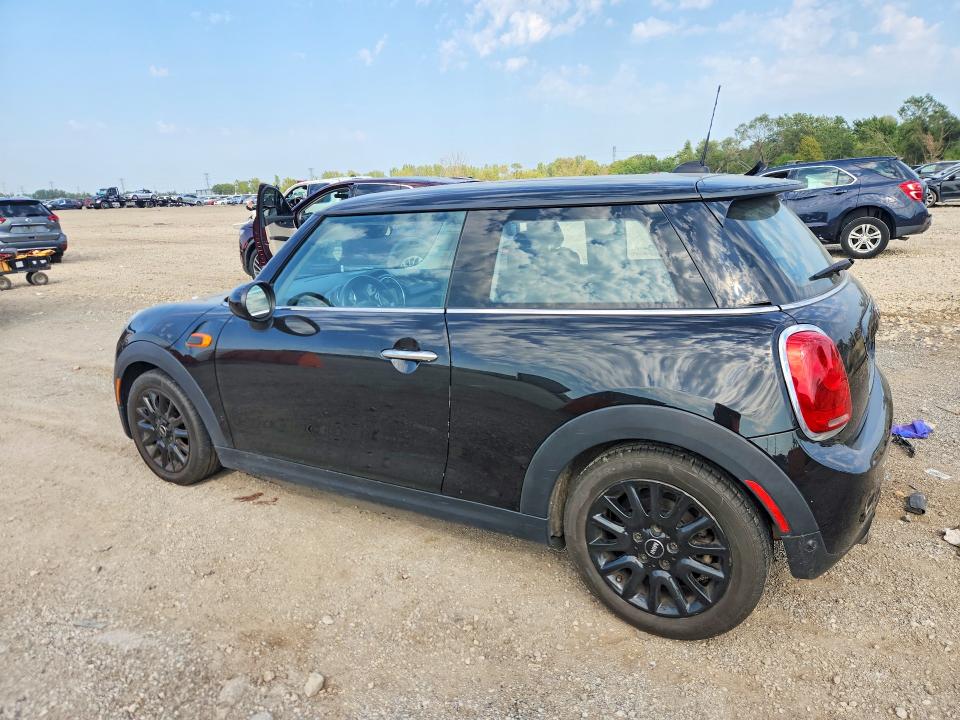 2017 Mini Cooper VIN WMWXP5C55H2D16492 COPART salvage auction — MECHANICAL, IL - CERTIFICATE OF TITLE, sold $1,200 on 2026-09-15 (photo 2)