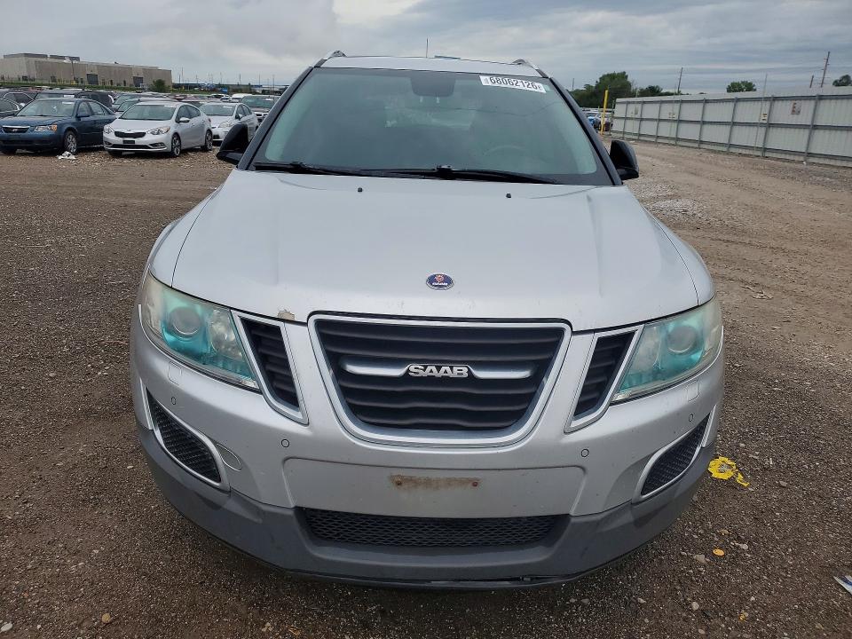 2011 Saab 9 4 VIN 3G0FNTEY7BS800363 COPART salvage auction — ENGINE BURN, IA - CERT OF TITLE-SALVAGE TITLE, sold $1,200 on 2026-09-25 (photo 5)