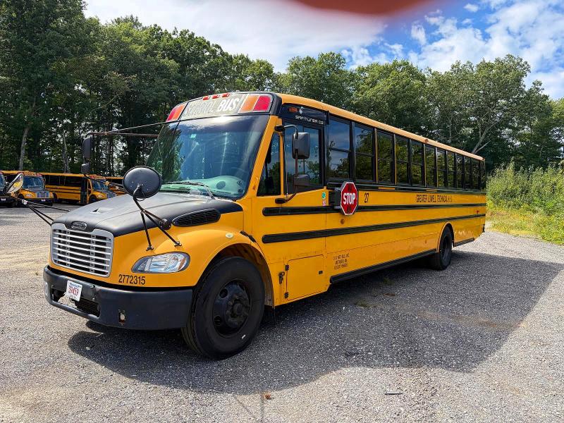 2015 Freightliner Chassis VIN 4UZABRDU5FCFW9514 COPART salvage auction — NORMAL WEAR, MA - CERTIFICATE OF TITLE (P), sold $2,250 on 2026-09-24 (photo 2)