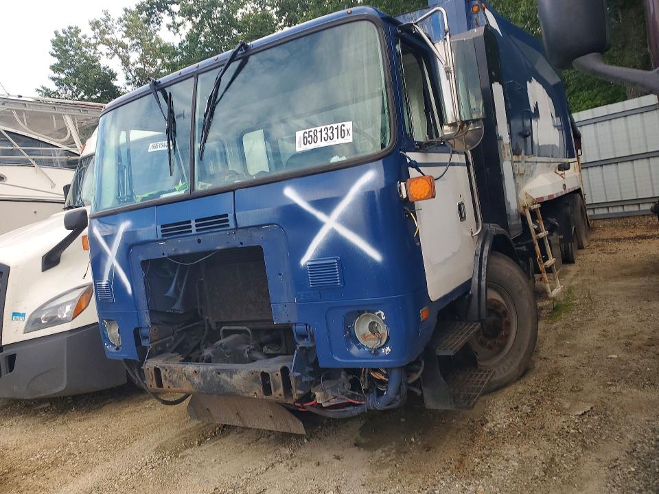 2011 Autocar llc Xpeditor VIN 5VCACLLEXBH212853 COPART salvage auction — MINOR DENT/SCRATCHES, Nj - Clean Title Export Only, sold $1,650 on 2026-09-24 (photo 1)