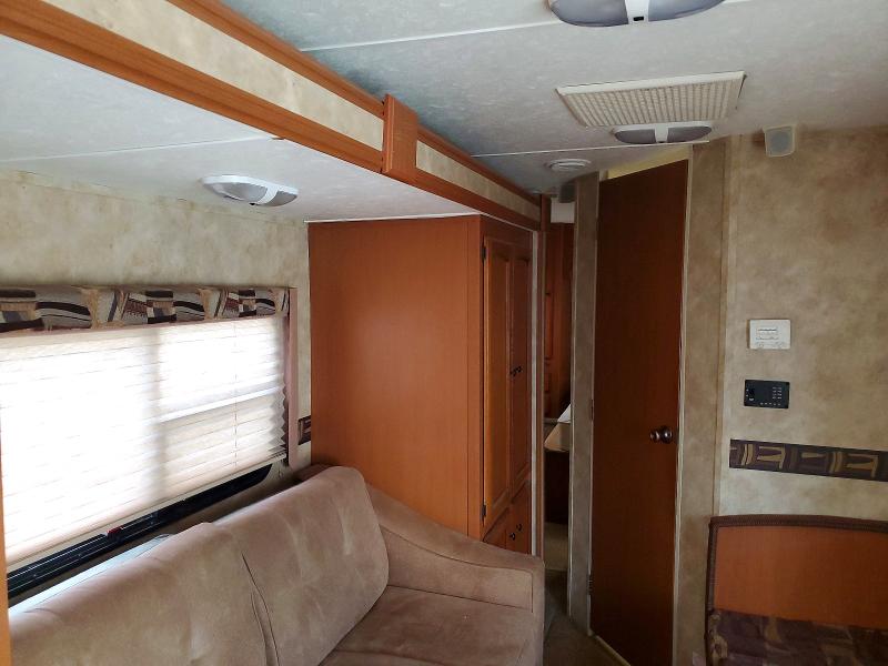2010 Gulf stream Stream VIN 1NL1XTM28A1026185 COPART salvage auction — FRONT END, KY - CERT OF TITLE-SALVAGE, sold $1,550 on 2026-09-24 (photo 6)