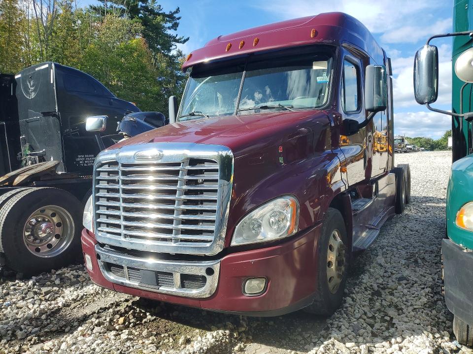 2018 Freightliner Cascadia 125 VIN 3AKJGLDVXJSJK1266 — COPART salvage auction photo