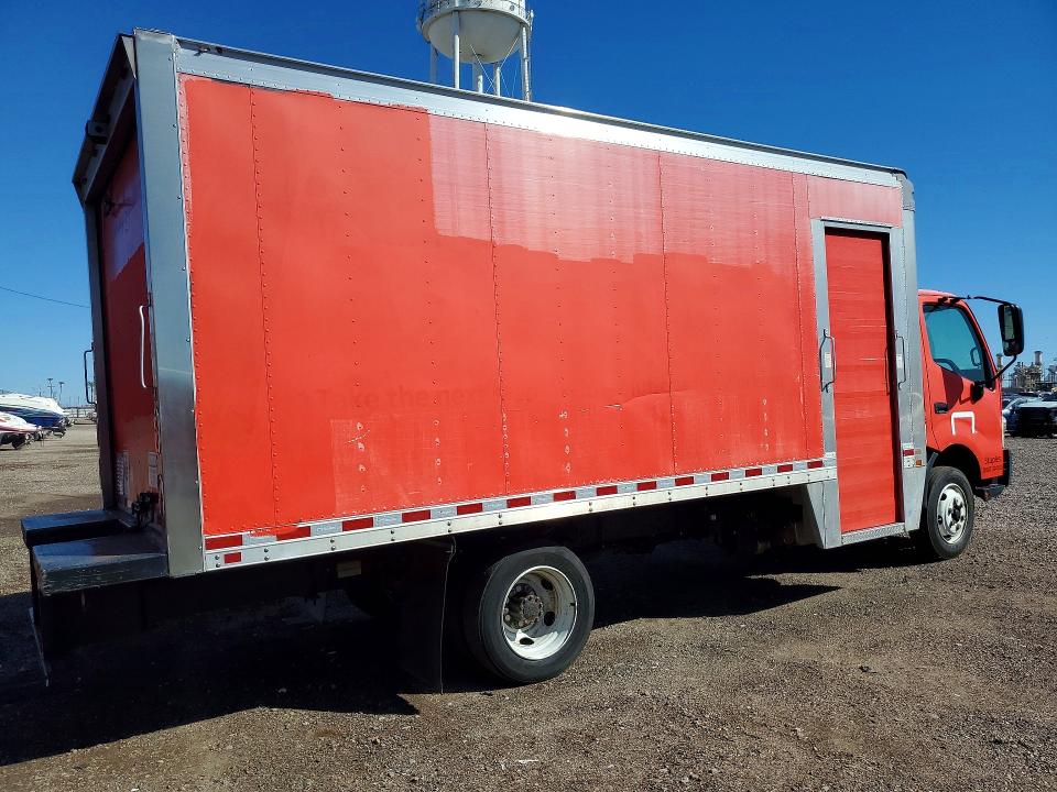 2018 Hino 195 VIN JHHSDM2H9JK006213 COPART salvage auction — MINOR DENT/SCRATCHES, AZ - CERTIFICATE OF TITLE (P), sold $4,150 on 2026-09-28 (photo 3)