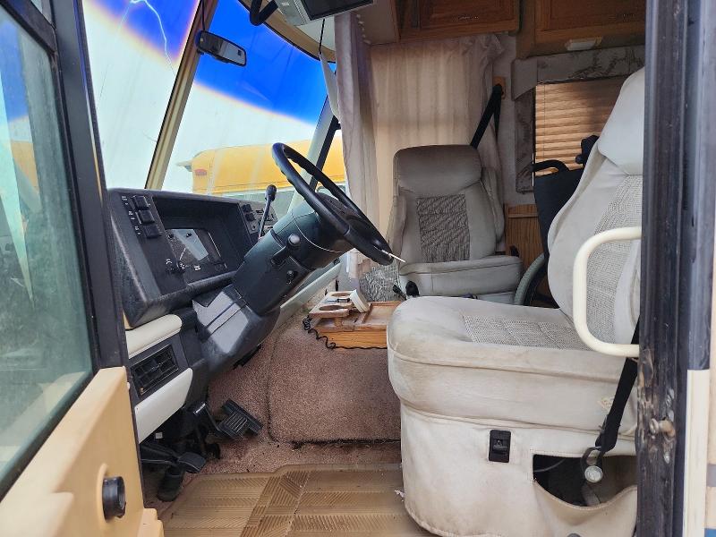 1994 Winnebago Itasca VIN 3FCMF53G8RJB03538 COPART salvage auction — ROOF, NE - CERT OF TITLE-SALVAGE, sold $25 on 2026-10-15 (photo 5)