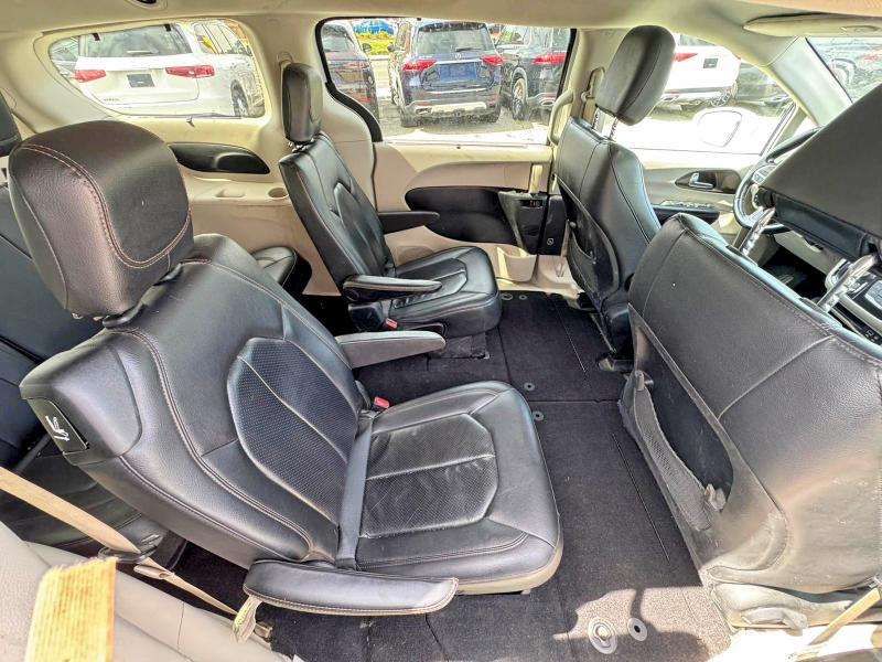 2019 Chrysler Pacifica VIN 2C4RC1BG9KR554080 COPART salvage auction — NORMAL WEAR, VA - CERTIFICATE OF TITLE (P), sold $3,850 on 2026-10-07 (photo 6)