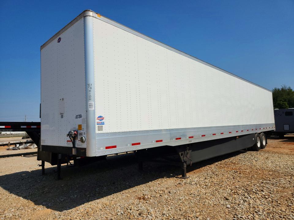 2022 Utility trailer VIN 1UYVS2531N7593723 — COPART salvage auction photo