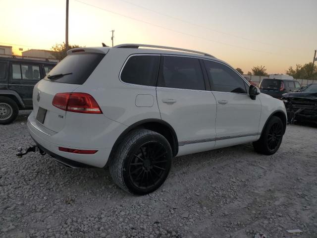 2014 Volkswagen Touareg VIN WVGEP9BP2ED012906 COPART salvage auction — MECHANICAL, Tx - Bonded Title - Clean, sold $1,050 on 2026-07-24 (photo 3)
