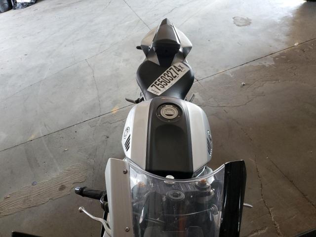2024 Yamaha Yzf VIN JYARM38E3RA012627 COPART salvage auction — VANDALISM, Nm - Certificate Of Title, sold $70 on 2026-07-09 (photo 5)