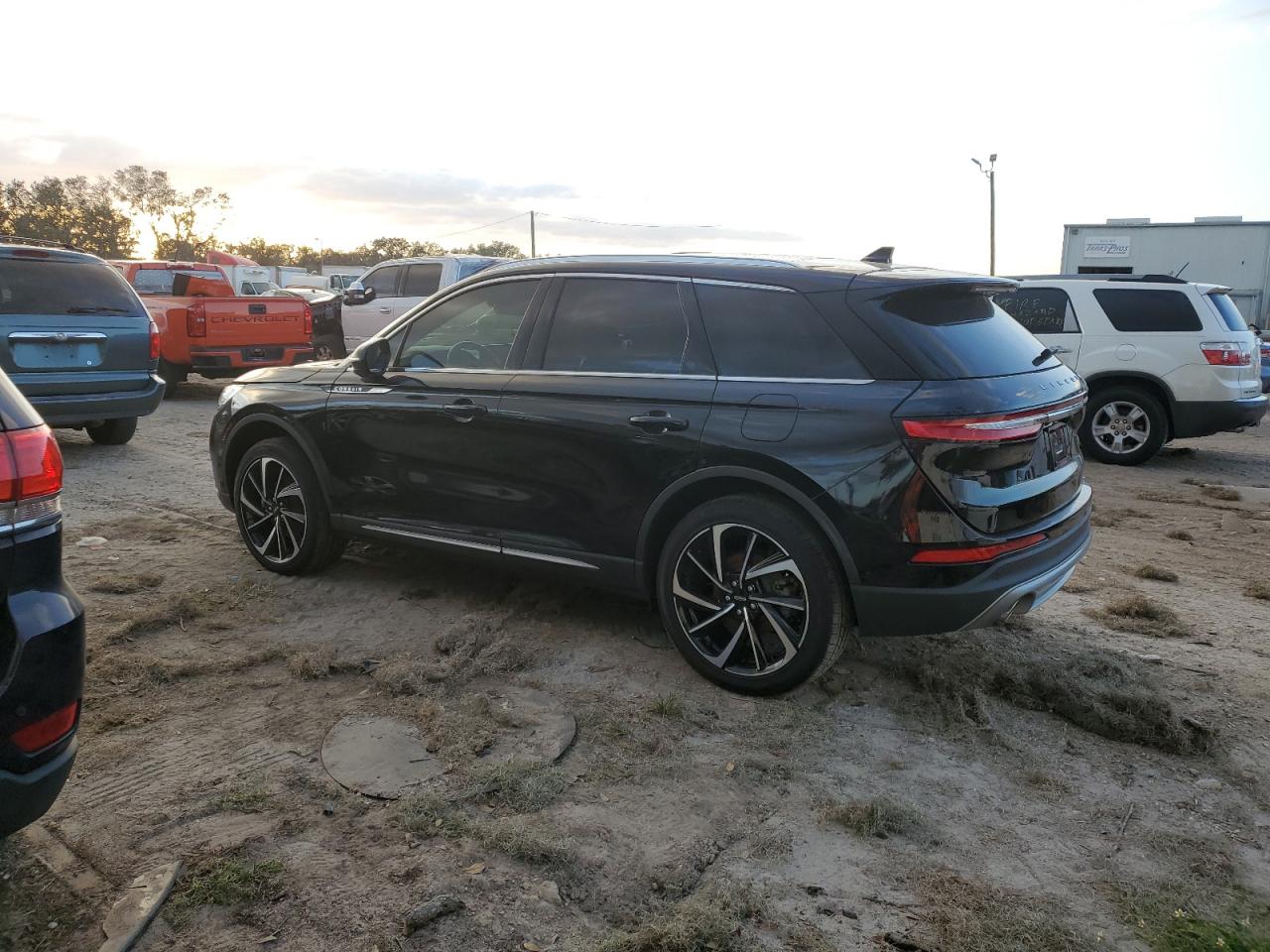 2023 Lincoln Corsair VIN 5LMCJ2CA9PUL02876 COPART salvage auction — UNDERCARRIAGE, FL - CERT OF TITLE-SLVG REBLD FLOOD, sold $8,000 on 2024-11-12 (photo 2)